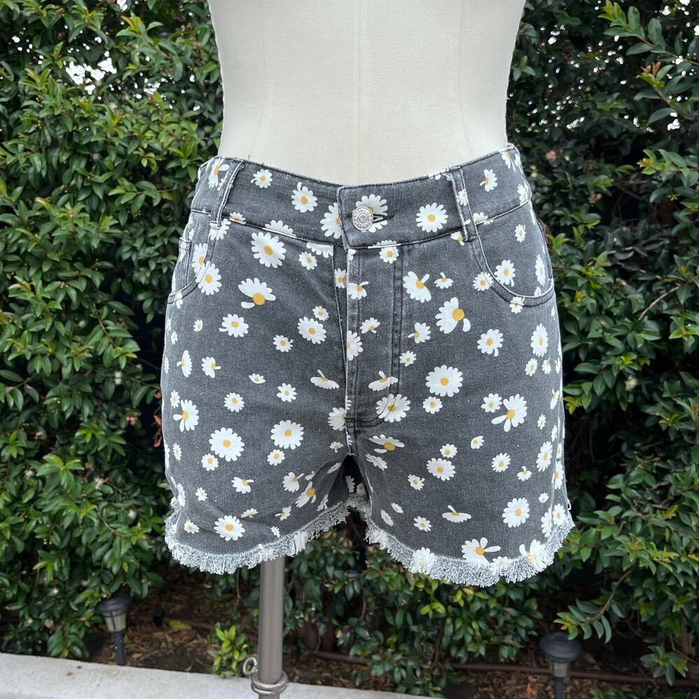 Audrey 3+1 Black Daisy Print Denim Shorts 100% Cotton Boho Raw Hem Floral Small